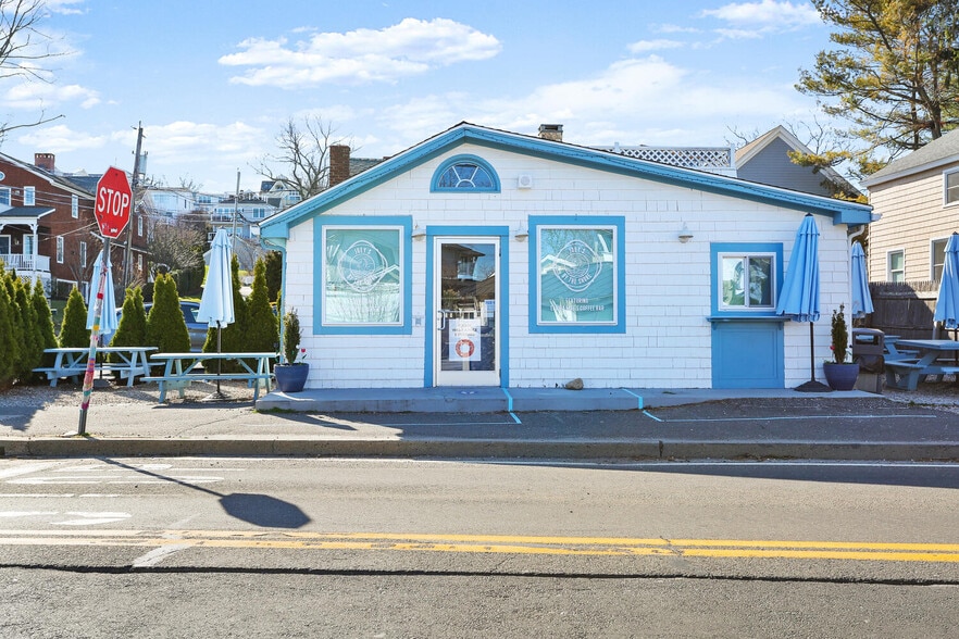 Primary Photo Of 222 Hillspoint Rd, Westport Restaurant For Lease