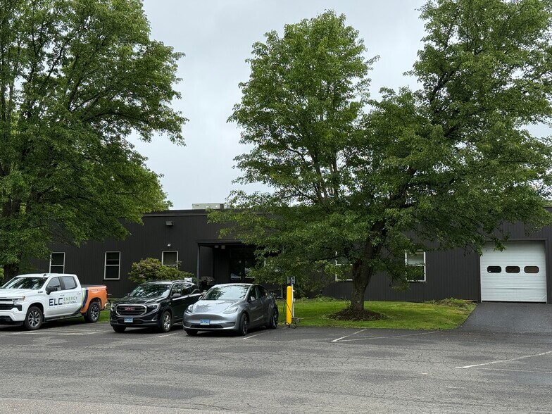 Primary Photo Of 31 Pecks Ln, Newtown Manufacturing For Lease
