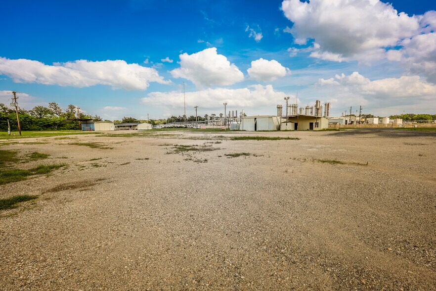 More Photos Of 2617 US Highway 79 N, Carthage Industrial For Sale
