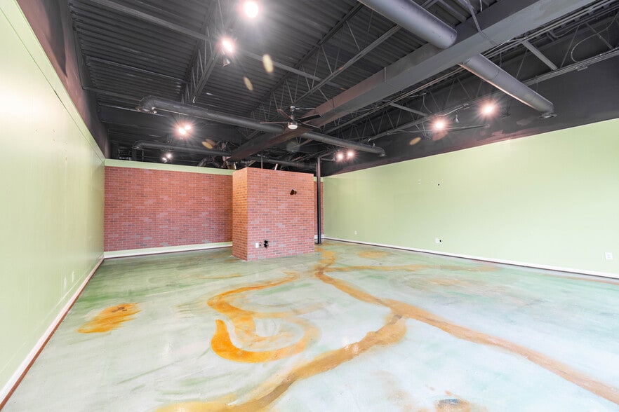More Photos Of 20095-20119 W 12 Mile Rd, Southfield Storefront For Lease