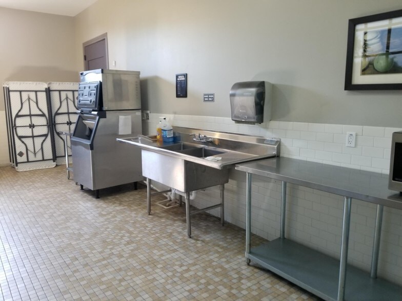 More Photos Of 2251 N Greenville Ave, Richardson Freestanding For Sale