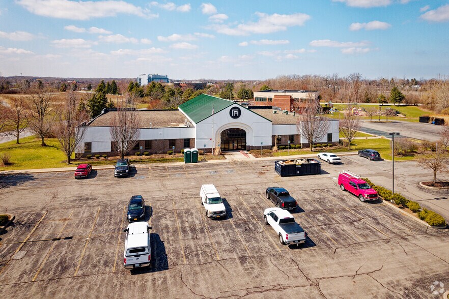 More Photos Of 150 Bellwood Dr, Rochester Office For Sale