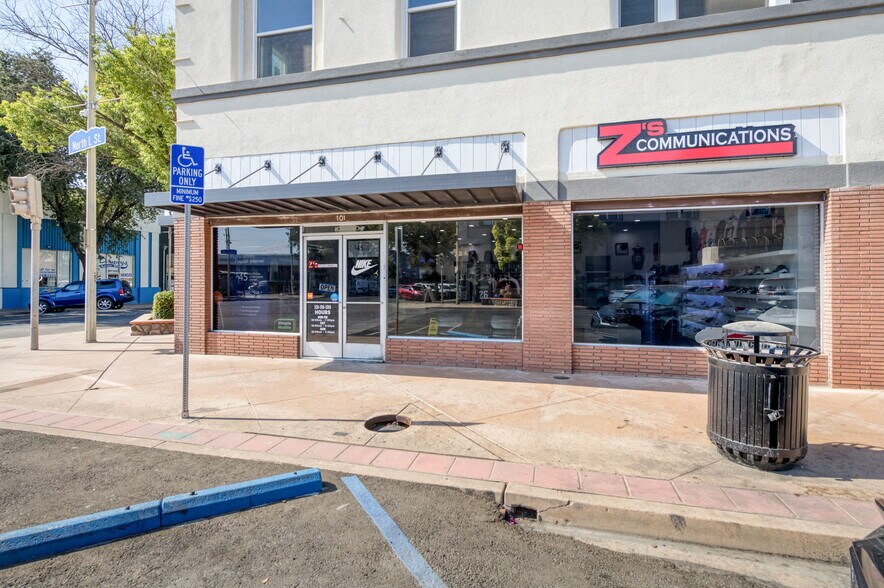 More Photos Of 101 N L St, Dinuba Storefront For Sale