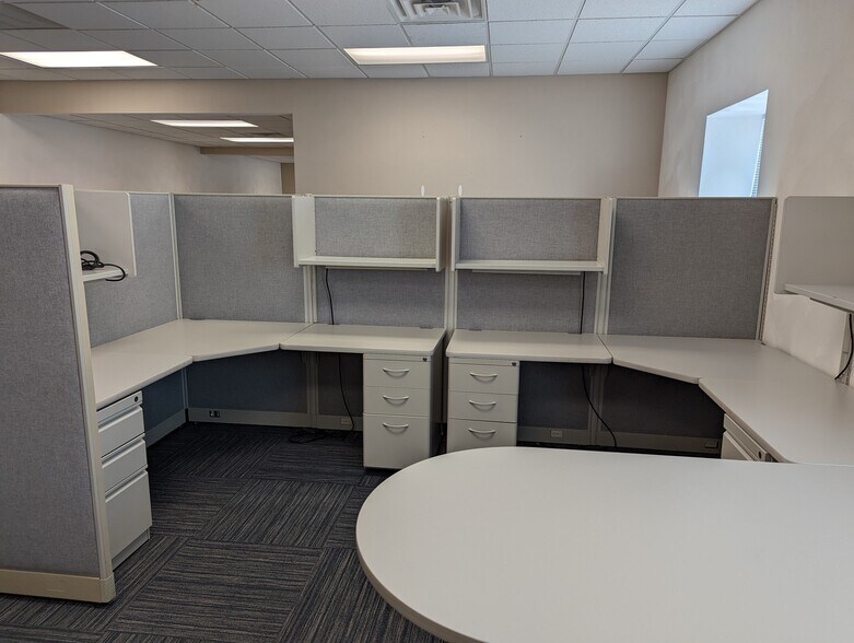 More Photos Of 222 W Main St, Belleville Medical For Lease