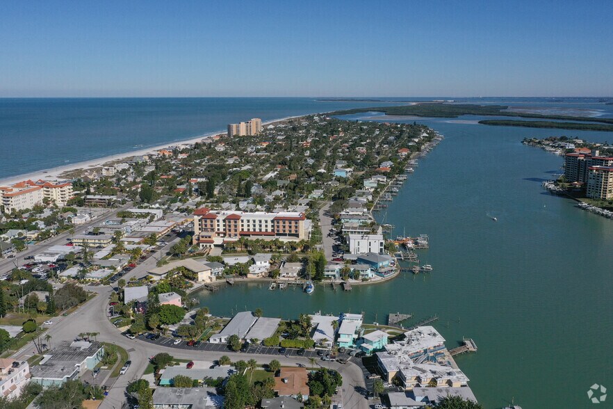 More Photos Of 629 Bay Esplanade, Clearwater Beach Specialty For Sale
