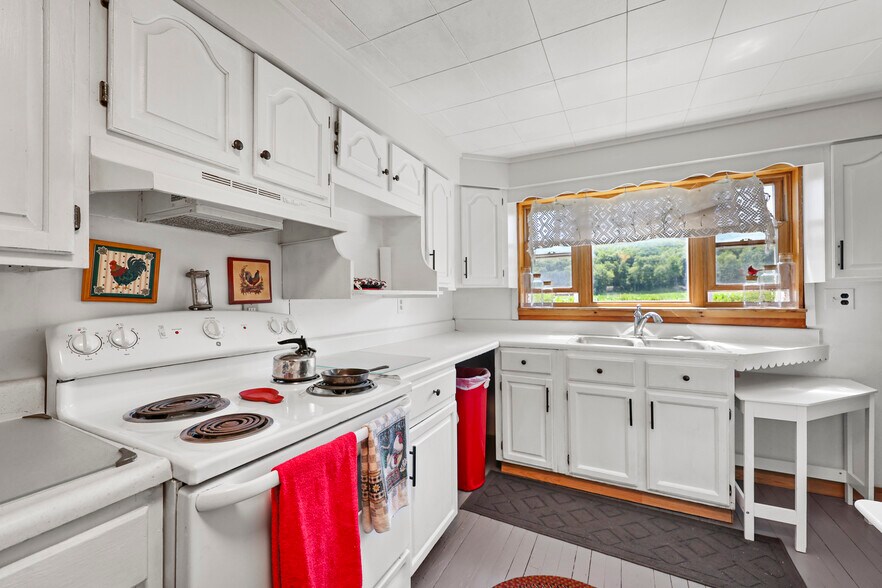 More Photos Of 2010-2012 Clayton Mill Rd, Mill River Specialty For Sale