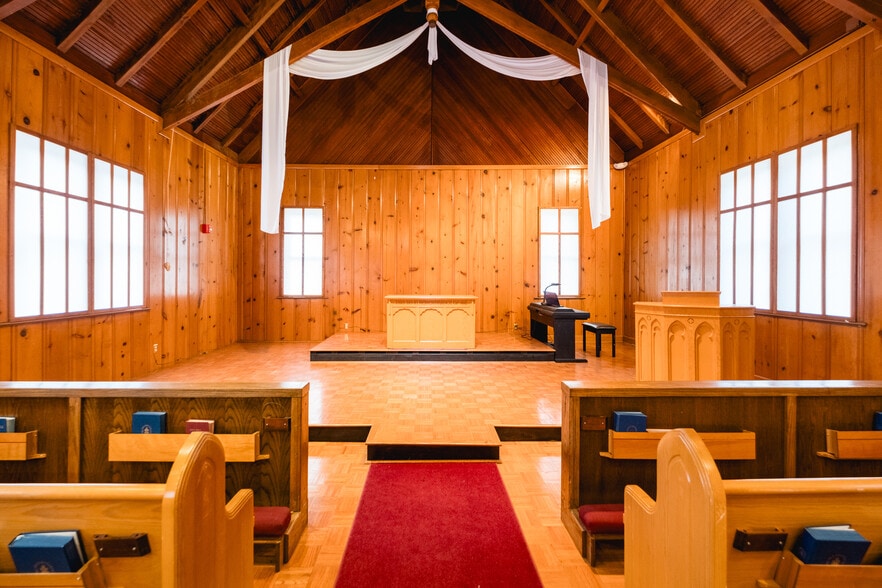 More Photos Of 4401 Woodlawn Dr, Little Rock Religious Facility For Sale