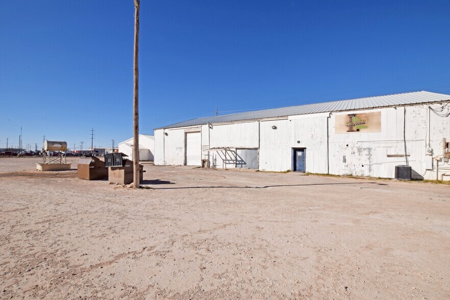 More Photos Of 302 Industrial Ave, Odessa Warehouse For Sale