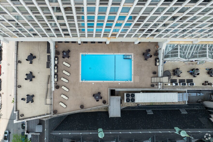 More Photos Of 111 E Chestnut St, Chicago Apartments For Lease