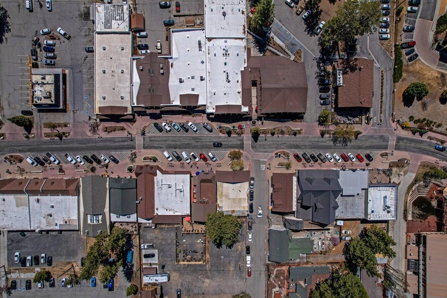 More Photos Of 40728 Village Dr, Big Bear Lake Storefront For Sale