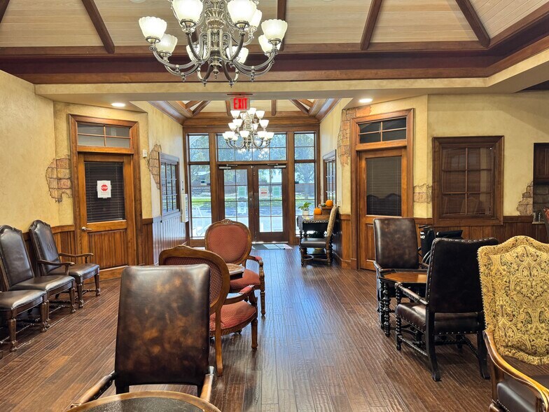 More Photos Of 2400 Hooks St, Clermont Medical For Lease