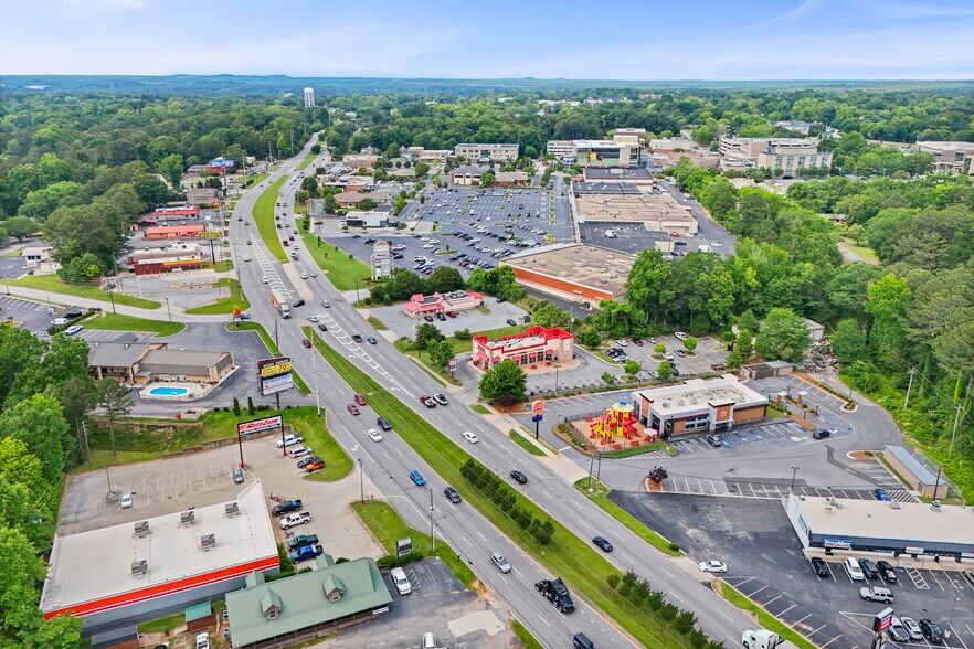 More Photos Of 893 S Park St, Carrollton Freestanding For Sale