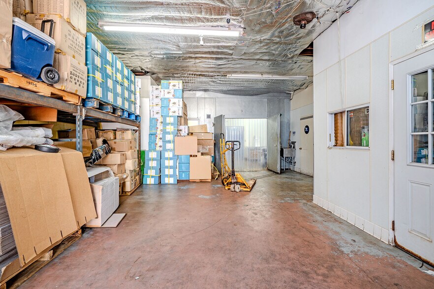 More Photos Of 534 Stanford, Los Angeles Warehouse For Sale