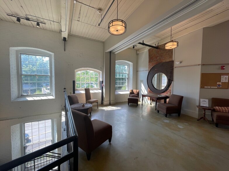 More Photos Of 55 Main St, Newmarket Office Residential For Lease