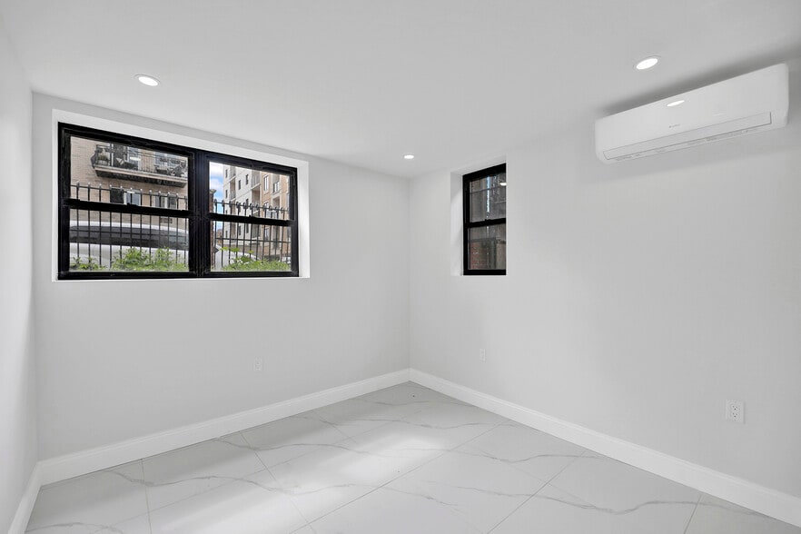 More Photos Of 3013 Brighton 5th St, Brooklyn Apartments For Sale