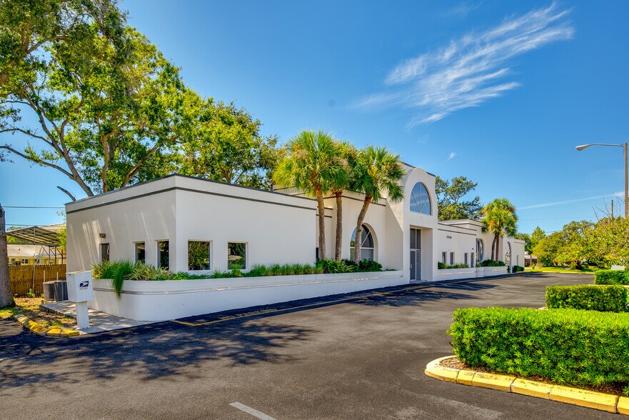 Primary Photo Of 13540 Walsingham Rd, Largo Medical For Sale