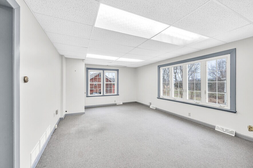 More Photos Of 355 Bridge St, Northampton Office For Lease