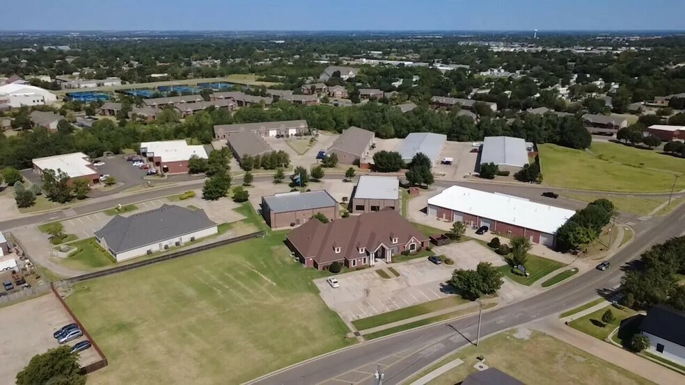 More Photos Of 1425 S Fretz Ave, Edmond Office For Sale