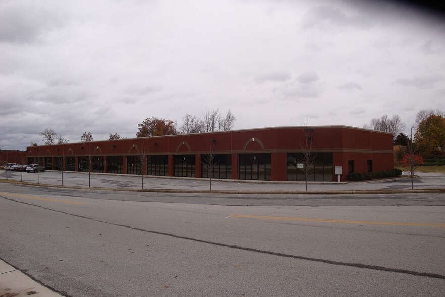 More Photos Of 5152 Bellewood Ct, Buford Warehouse For Lease