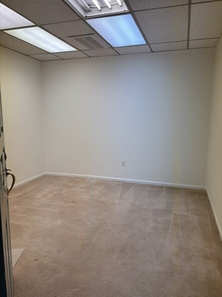 More Photos Of 39-51 Pine St, New Canaan Medical For Sale