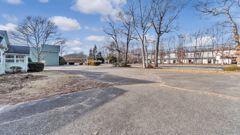 More Photos Of 26 Frowein Rd, Center Moriches Warehouse For Sale
