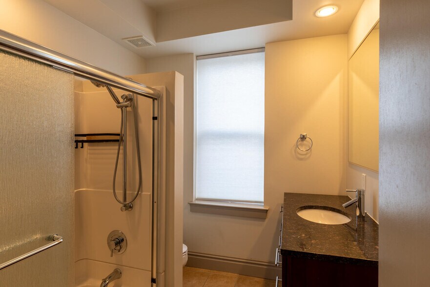 More Photos Of 5 S Newstead Ave, Saint Louis Office For Sale