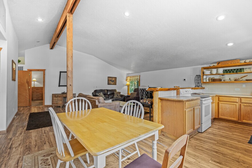 More Photos Of 302 Berger St, Riggins Apartments For Sale