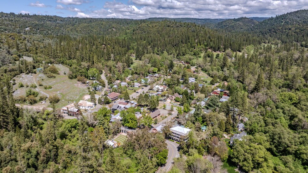 More Photos Of 21376 Consolation St, Volcano Specialty For Sale