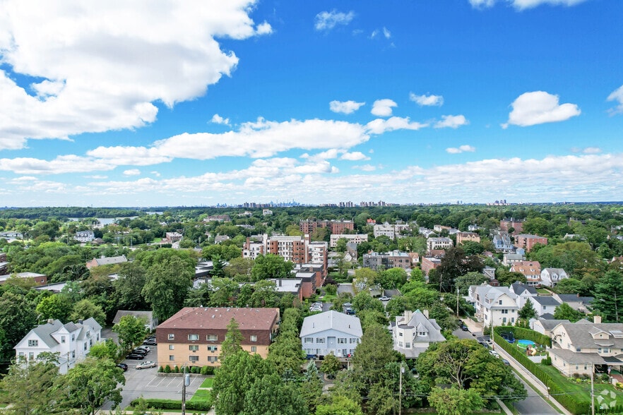 More Photos Of 147-149 Meadow Ln, New Rochelle Apartments For Sale