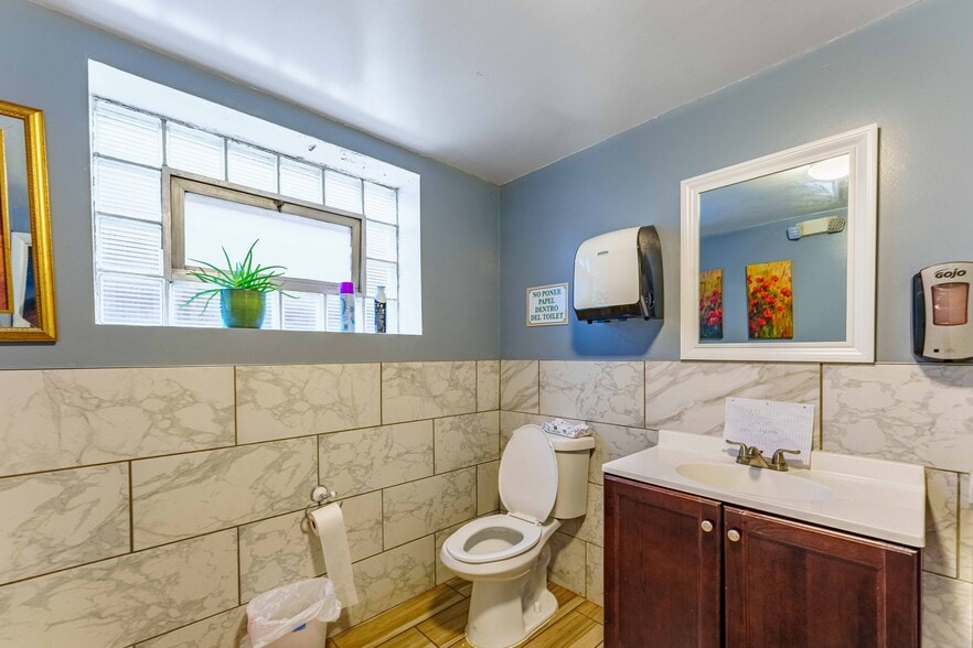 More Photos Of 2724 W 51st St, Chicago Storefront Retail Residential For Sale