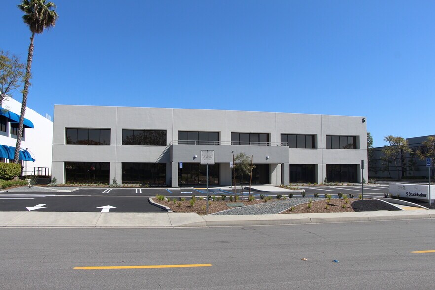 More Photos Of 5 Studebaker, Irvine Research And Development For Lease