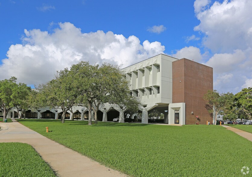 More Photos Of 5000 T Rex Ave, Boca Raton Office For Lease