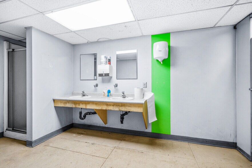 More Photos Of 501075 RR 14, Lloydminster Manufacturing For Sale