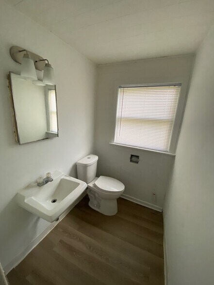 More Photos Of 1113 W Hill St, Urbana Apartments For Sale