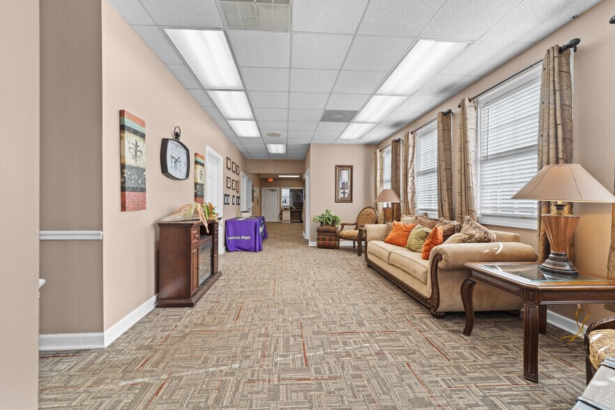 More Photos Of 824 S Dekalb St, Shelby Medical For Sale