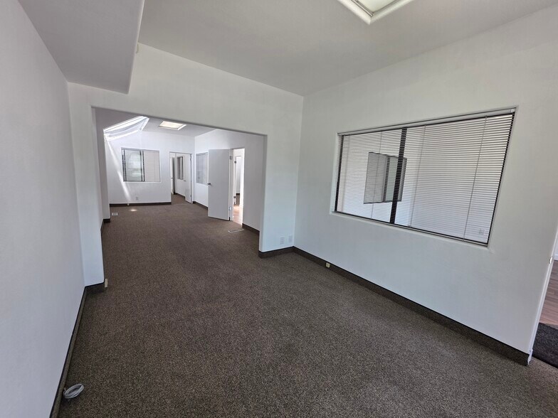 More Photos Of 431 S C St, Oxnard Medical For Sale