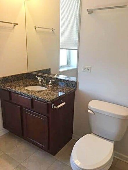 More Photos Of 900 S Western Ave, Chicago Apartments For Lease