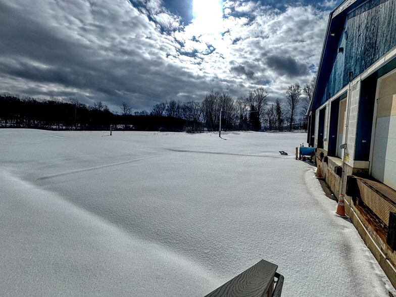 More Photos Of 33 Transport Dr, Bennington Freestanding For Sale