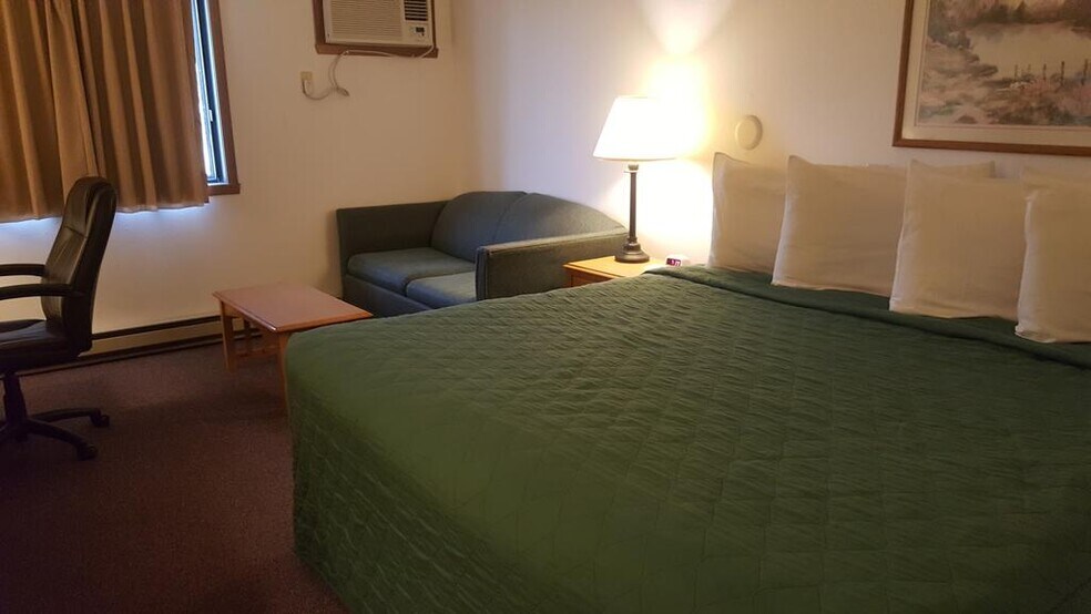 More Photos Of 427 2nd Avenue NW, Wibaux Hotel For Sale