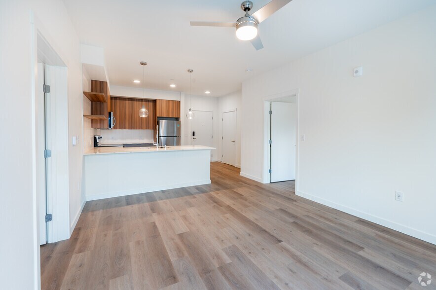 More Photos Of 631 SW 150th St, Burien Apartments For Lease