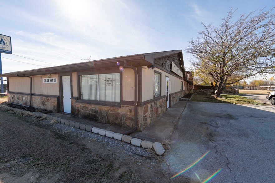More Photos Of 1264 US Highway 281, Wichita Falls Service For Sale