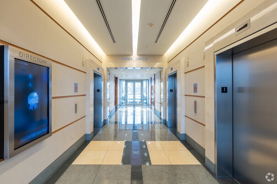 More Photos Of 2700 Patriot Blvd, Glenview Office For Lease