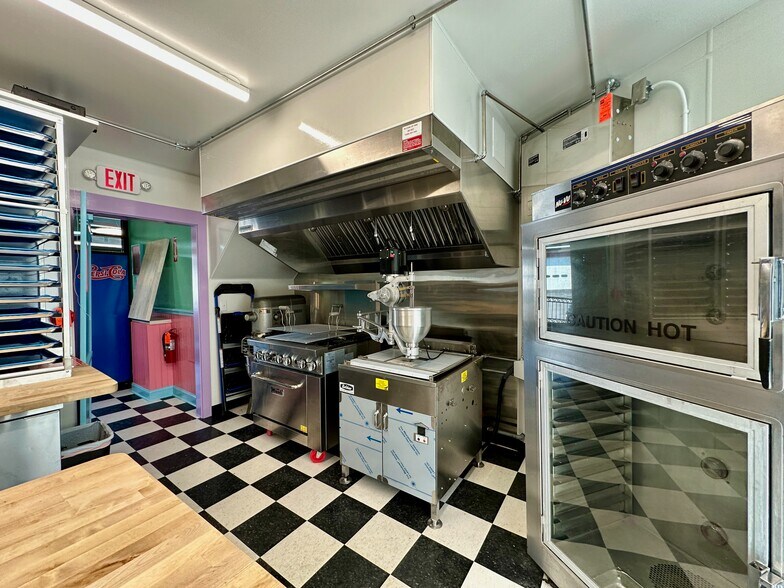 More Photos Of 4 Thomas St, Holley Restaurant For Sale