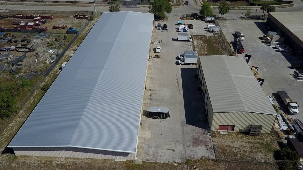 More Photos Of 2360 Clark St, Apopka Warehouse For Lease