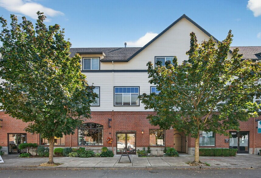 More Photos Of 1647 NE Market Dr, Fairview Apartments For Sale