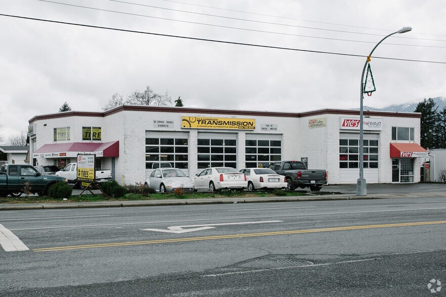 Primary Photo Of 8815 Young Rd, Chilliwack Auto Repair For Sale