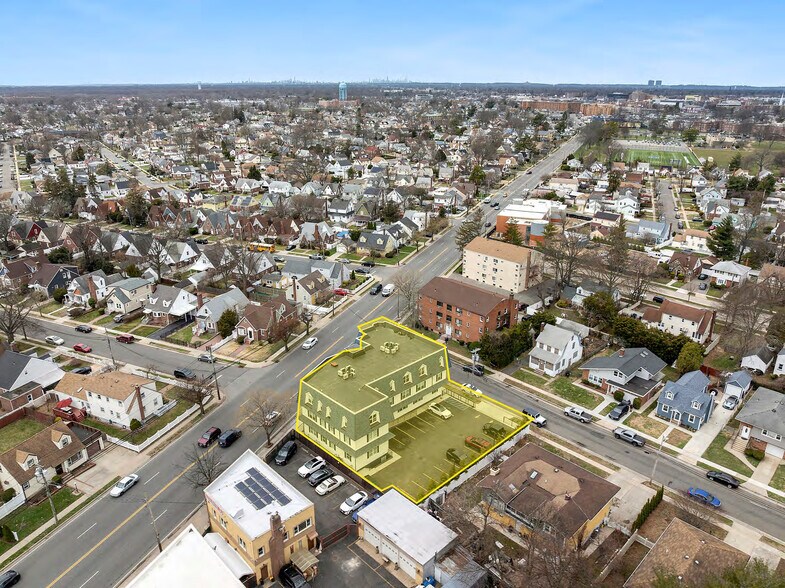 More Photos Of 533 Greenwich St, Hempstead Apartments For Sale