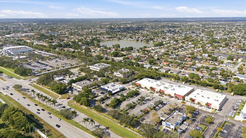 More Photos Of 8527 Pines Blvd, Pembroke Pines Office For Sale