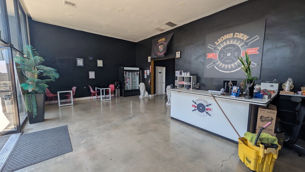 More Photos Of 440 E Holt Ave, Pomona Storefront For Lease