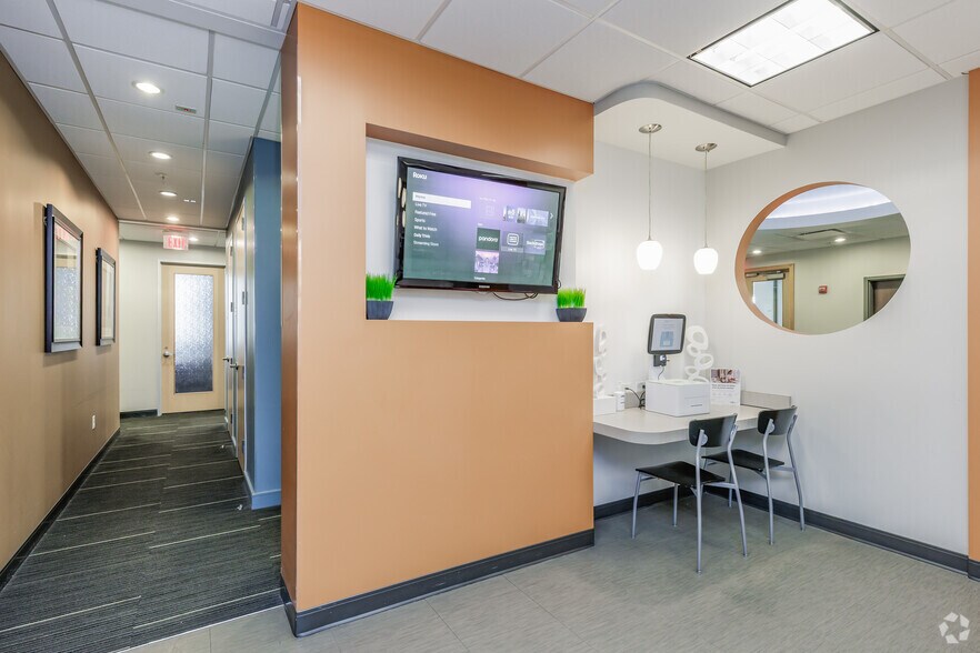 More Photos Of 4410 E Claiborne Sq, Hampton Coworking Space